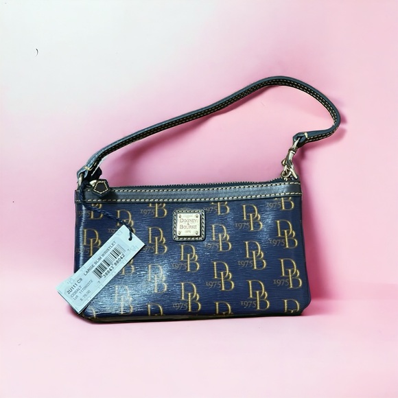 Dooney & Bourke Handbags - NWT Dooney & Bourke Large Slim wristlet